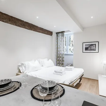 History And Design Facing The Old Port Apartment *